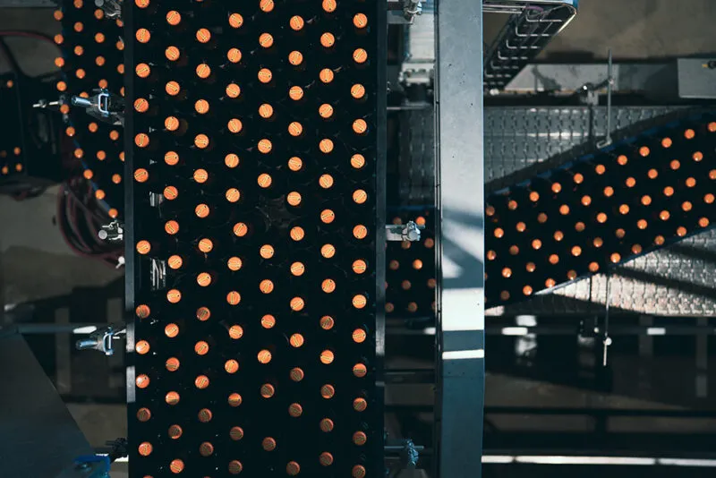 Wij zijn op zoek naar een operator bottelarij nacht. Solliciteer nu: jobs@www.vanhonsebrouck.be