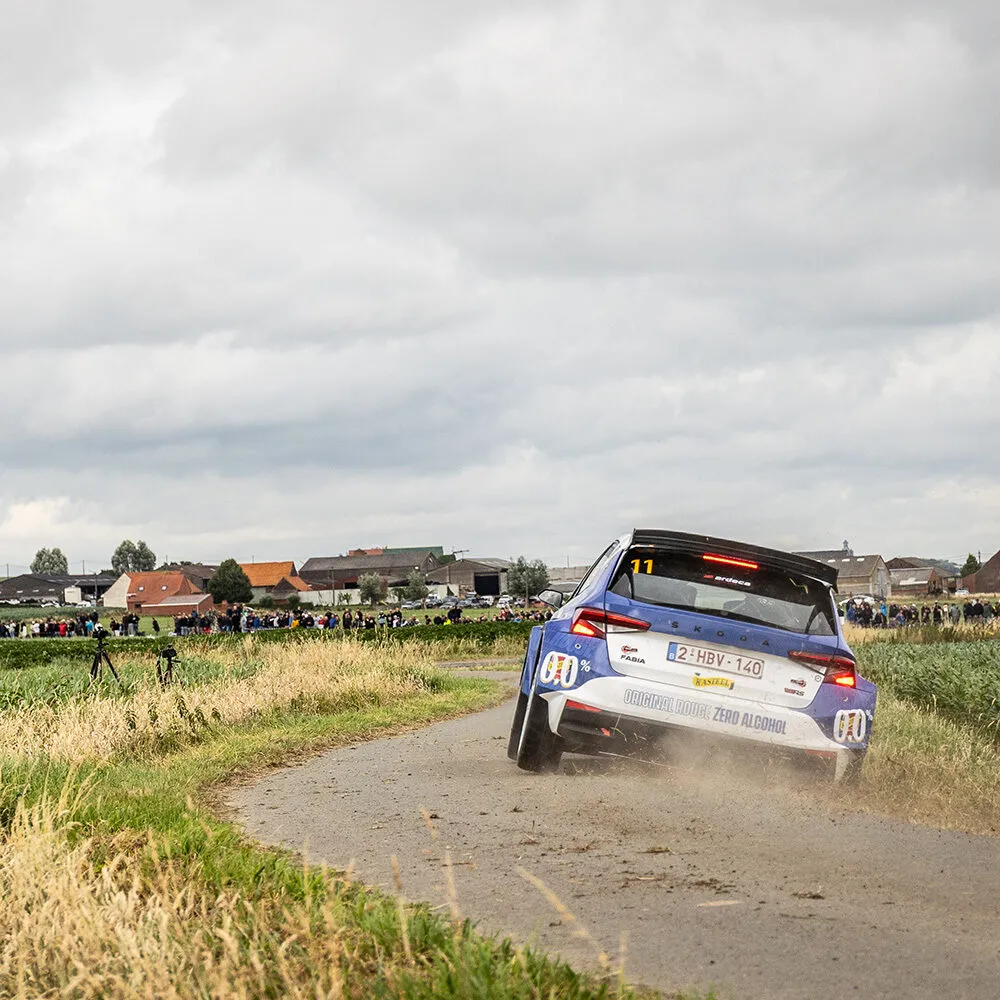 Kasteel Rouge 0.0 brengt drie wagens aan de start van Ypres Rally 2025.