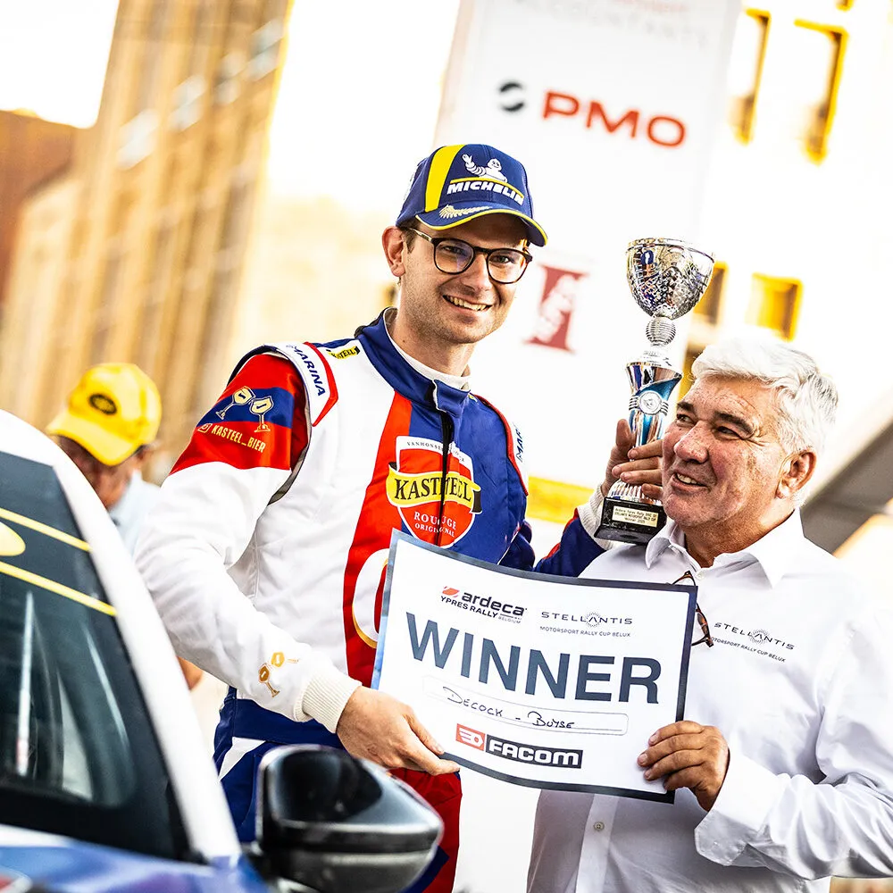 Kasteel Rouge 0.0 brengt drie wagens aan de start van Ypres Rally 2025 - Maxim Decock behaalt eerste plaats in zijn klasse.