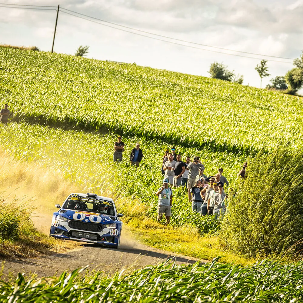 Kasteel Rouge 0.0 brengt drie wagens aan de start van Ypres Rally 2025.